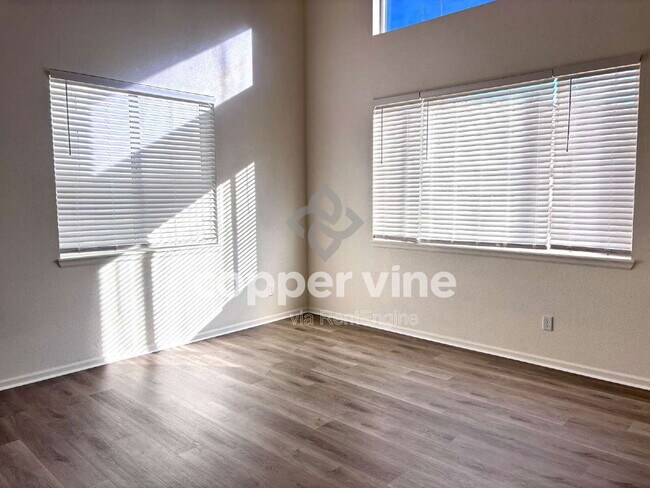 Building Photo - 2538 E 127th Ct