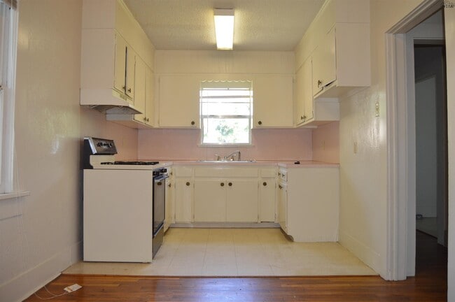 Building Photo - 1409 Bell St