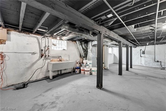 Building Photo - 2221 E 97th St