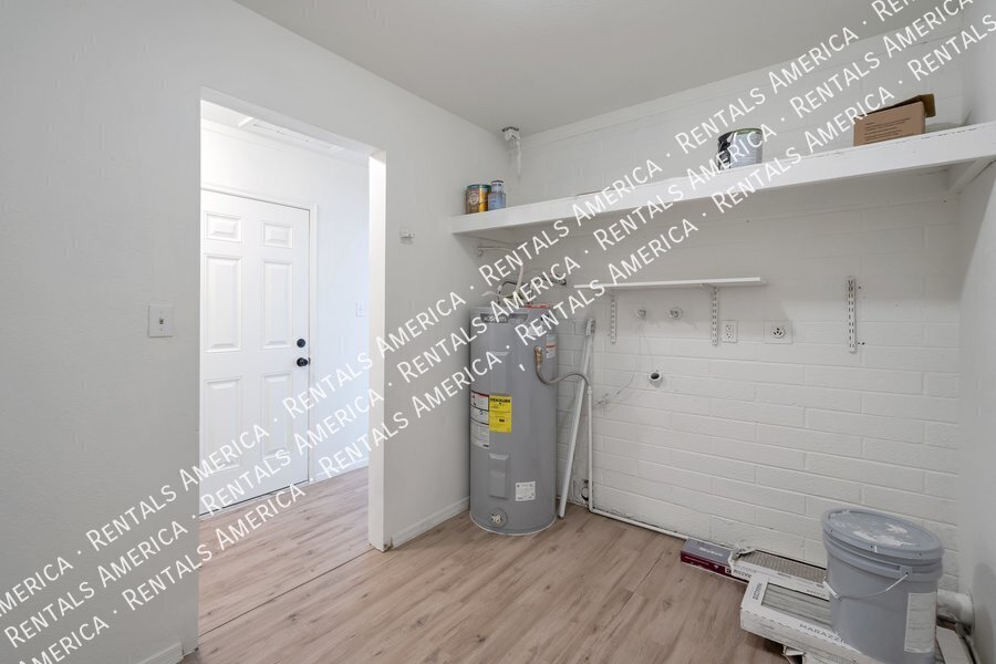 Building Photo - 2074 W Butler Dr