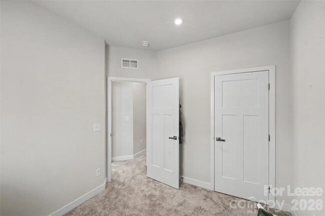 Building Photo - 9330 Mallard Mls Dr