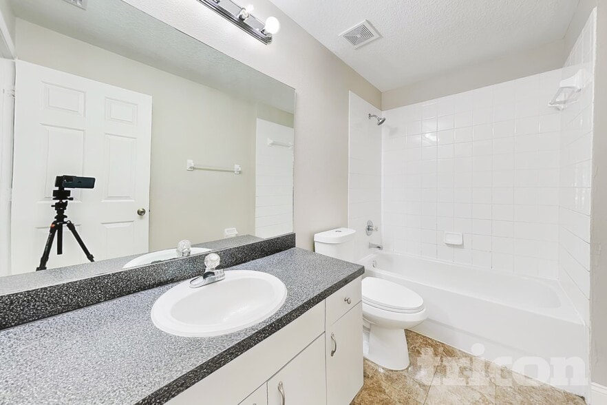 Building Photo - 2313 Pleasure Run Dr