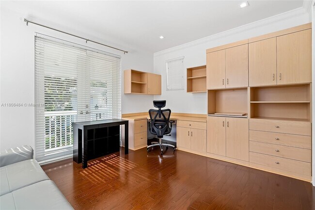 Building Photo - 5701 SW 85th St