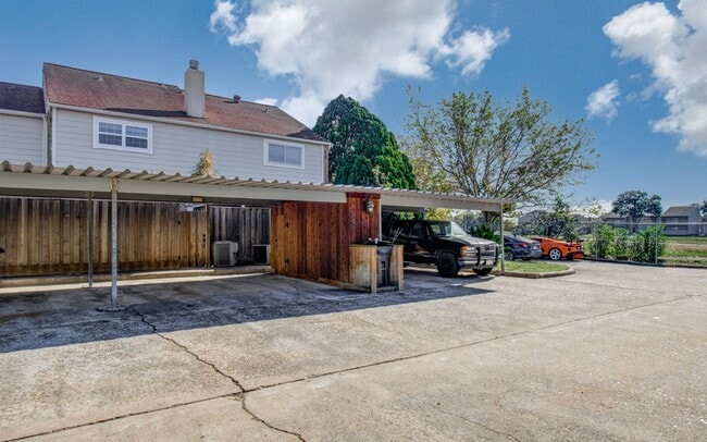 Building Photo - 9495 Fondren Rd