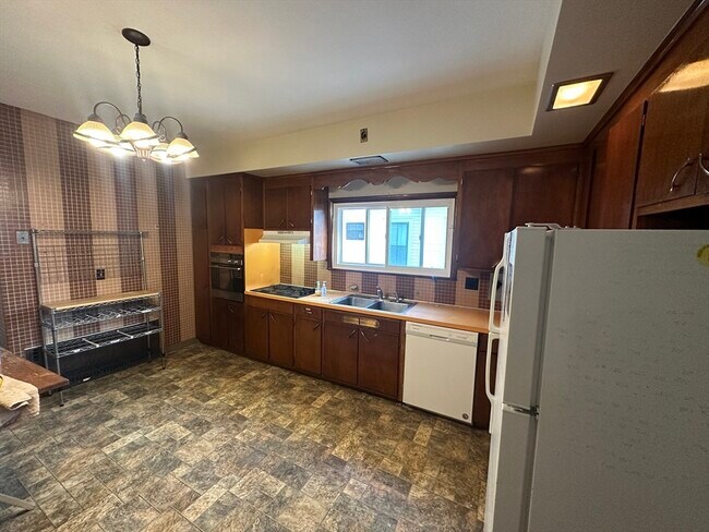 Primary Photo - 74 Pearson Ave