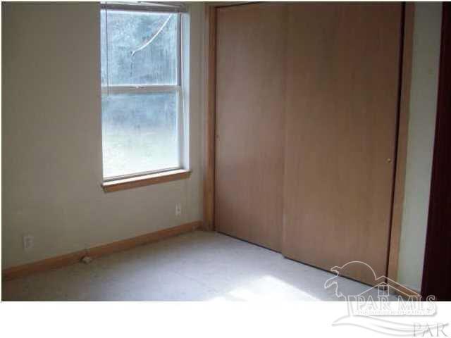 Building Photo - 1131 Lake Dr