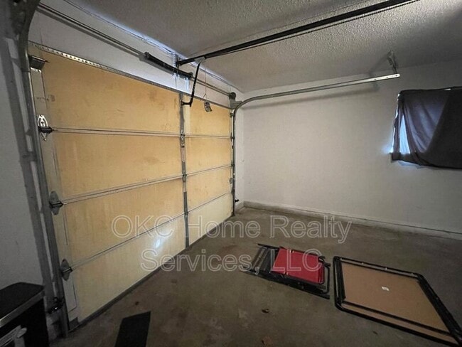 Building Photo - 3603 Willow Springs Dr