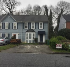 Building Photo - 3811 Meadow Green Ct