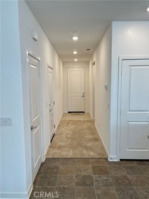 Building Photo - 2562 Crane Ct