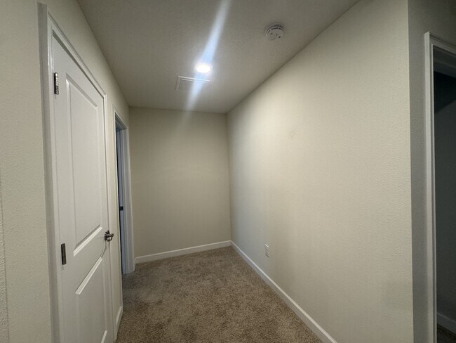 Building Photo - 1564 Tempo Ln