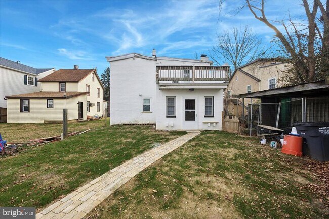 Building Photo - 606 Vernon St