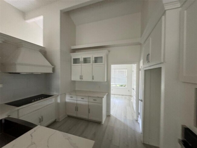 Building Photo - 3723 Westmeadow Dr