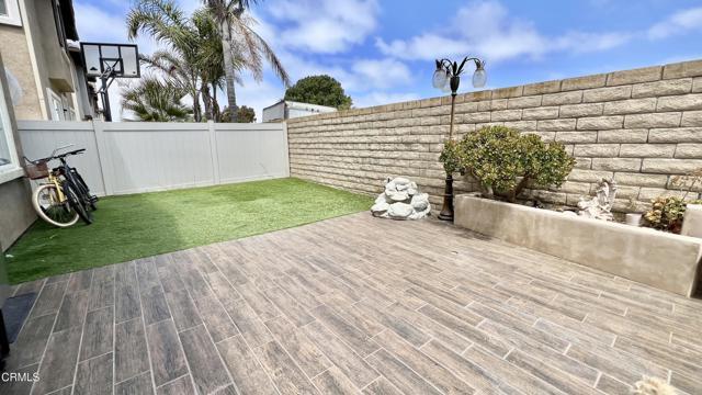 Building Photo - 525 Dylan Dr