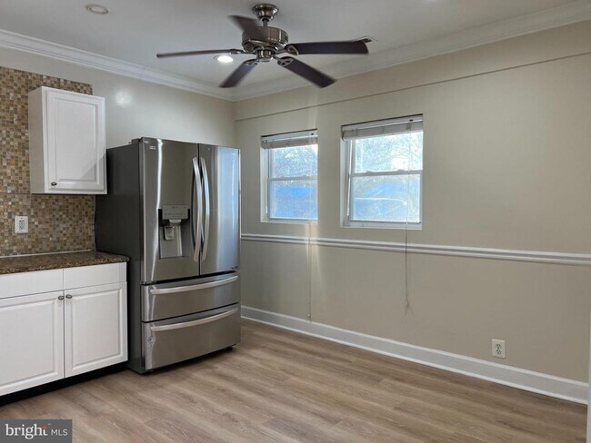 Building Photo - 7925 Ashboro Dr