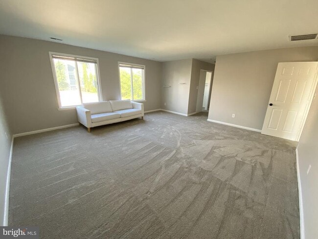 Building Photo - 1712 12th St S