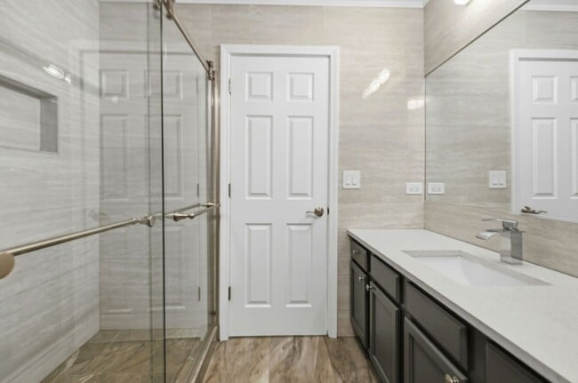 Building Photo - 218 Goldenrod Dr