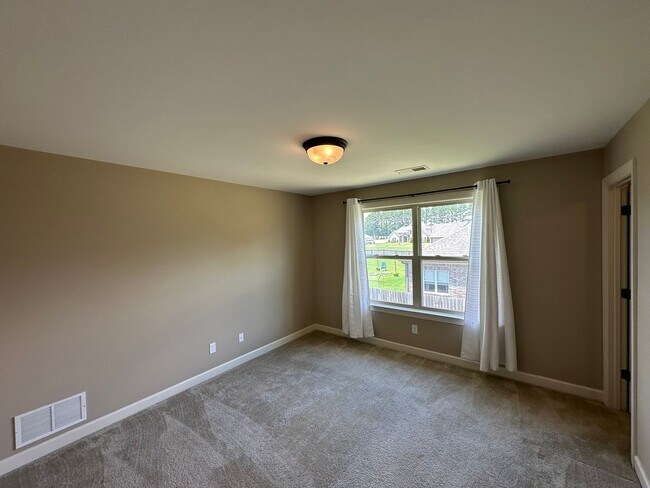 Building Photo - 5877 Shiloh Ln