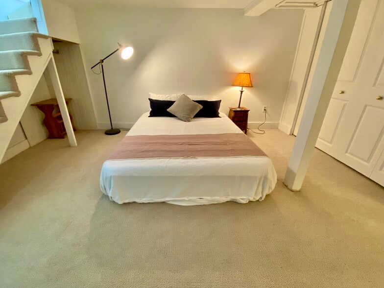 Building Photo - 32 Fairmont Ave