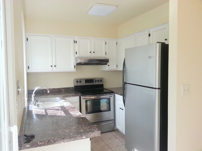 Building Photo - 1603 Cottonwood Dr