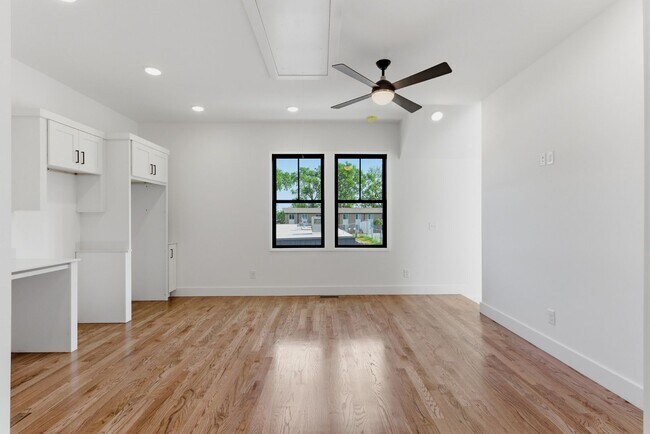 Building Photo - 914 N 12th St