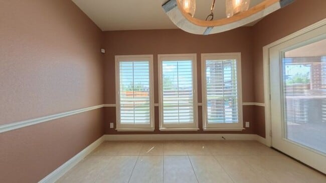 Building Photo - Immaculate 4-Bedroom Home with Luxury Upgr...