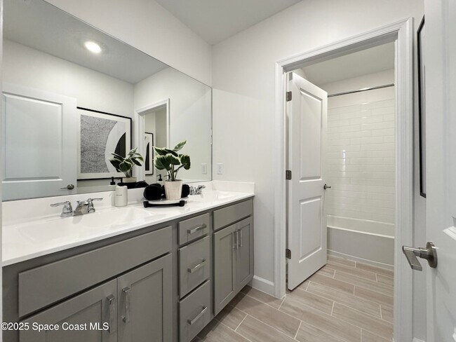 Building Photo - 1959 Croft Inlt Dr NW