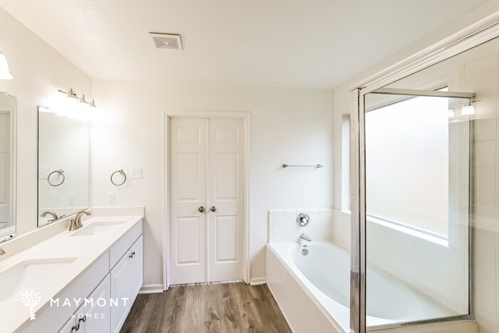 Building Photo - 14811 Forest Enclave Ln