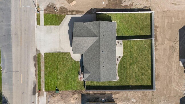 Building Photo - K551LI