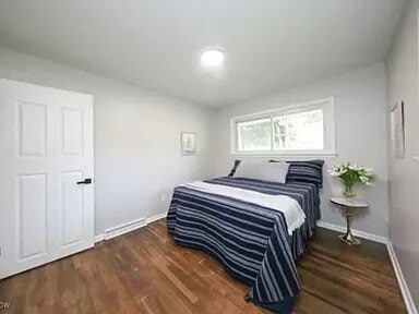 Building Photo - This stunning three-bedroom, two full-bath home was fully remodeled in 2024 and is move-in ready