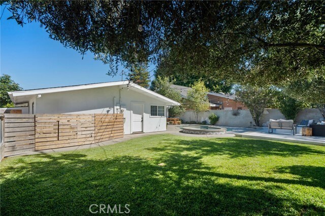 Building Photo - 2273 Columbia Dr