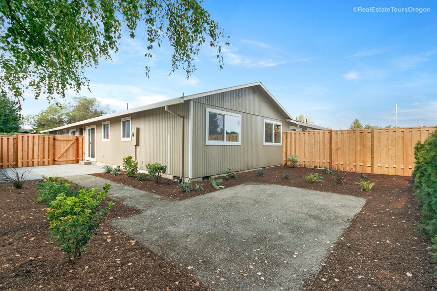 Backyard - 151 N 29th Ave