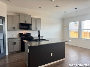 Building Photo - 370 Carmello