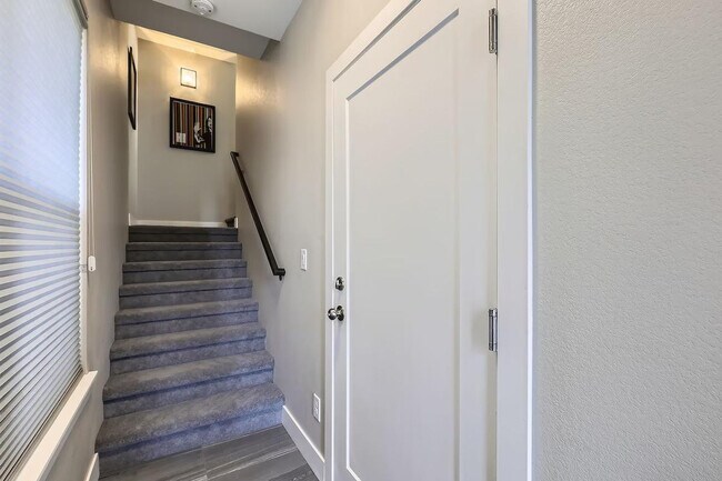 Building Photo - 5409 Allison St