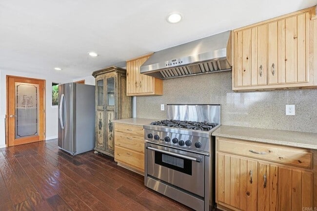 Building Photo - 2205 Cameo Rd