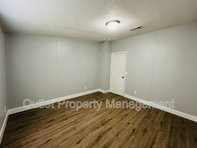 Building Photo - 15710 Bermuda St