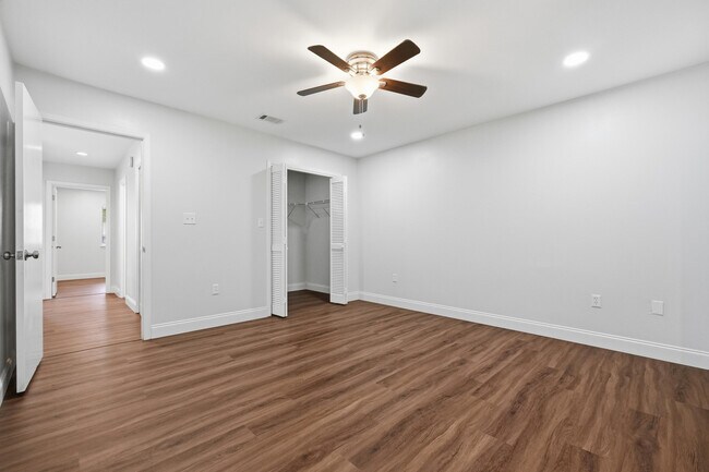 Building Photo - 114 Gleneagles Dr