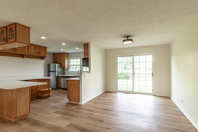 Building Photo - 1075 Aspen Dr