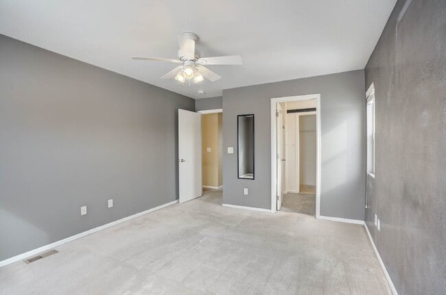 Building Photo - $ 2,295 - 3-Bed, 3-Bath Townhome with Mode...