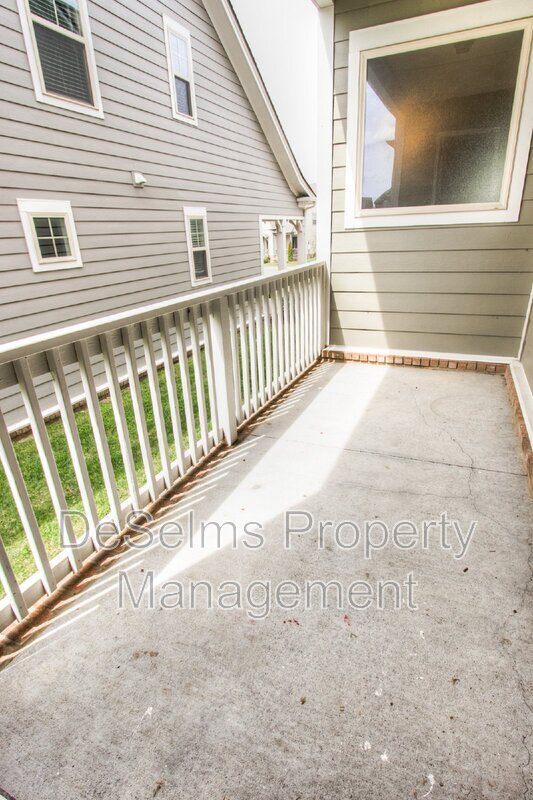 Building Photo - 3125 Hazelton Dr