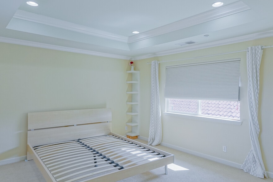 Building Photo - 1236 Poplar Ave