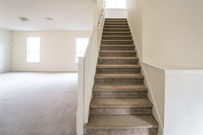 Building Photo - 612 Dark Tree Ln