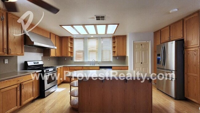 Building Photo - 12490 Iroquois Rd