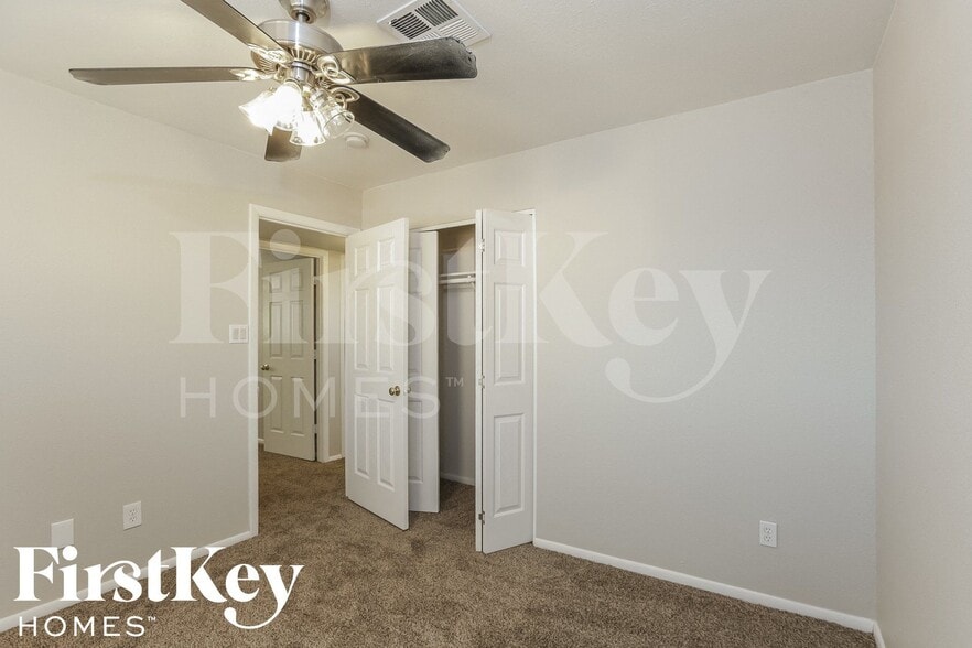 Building Photo - 4501 S Forest Ave