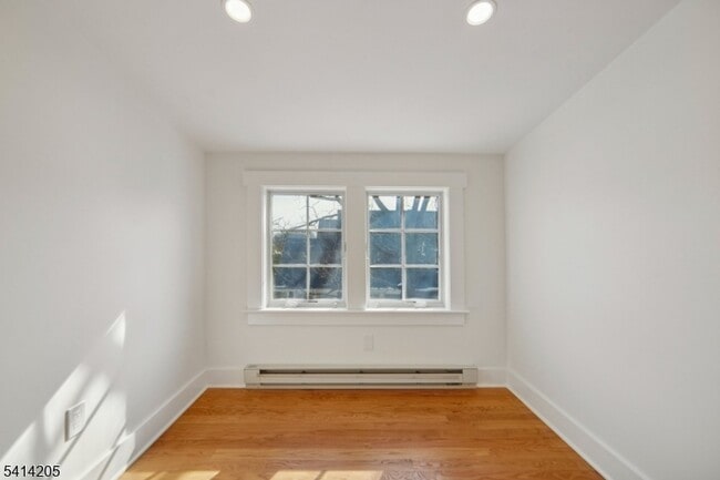 Building Photo - 42 Brookfield Rd