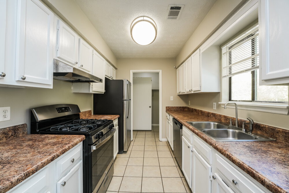 Building Photo - 488 Carillon Ln