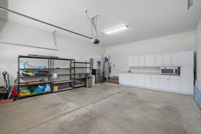 Building Photo - Stunning rental home in beautiful Ardrey Crest