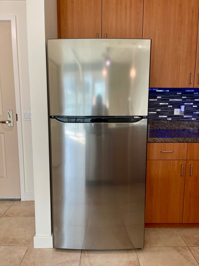 Building Photo - 1080 Park Blvd