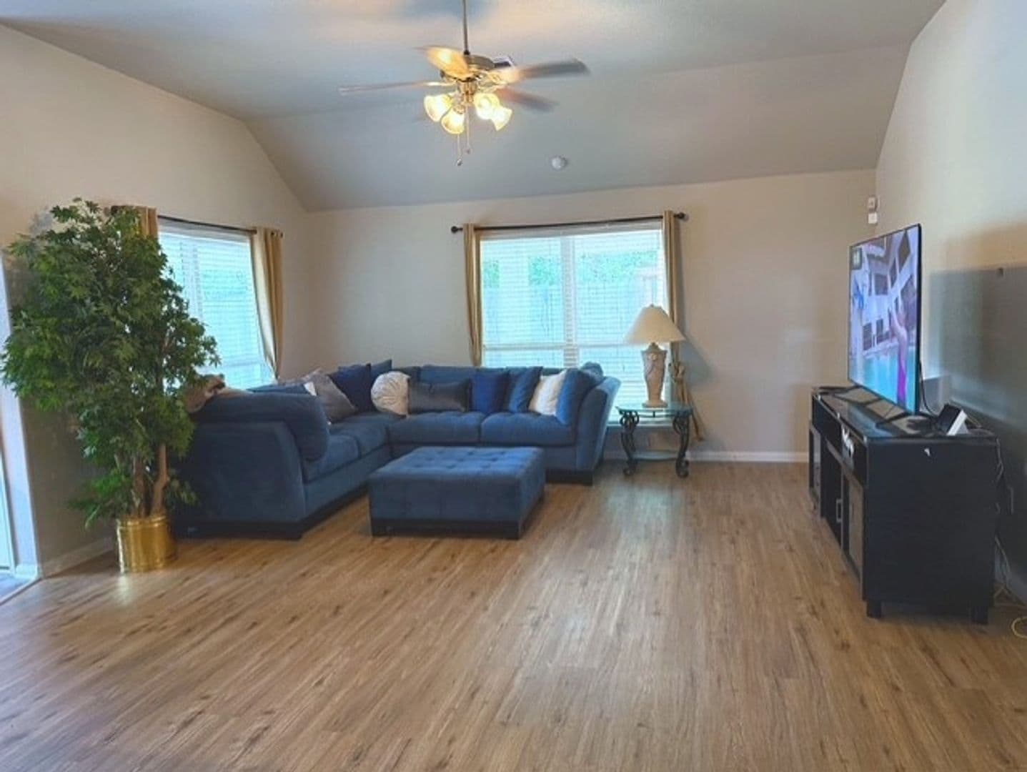 Building Photo - 1330 Yucca Mountain Dr