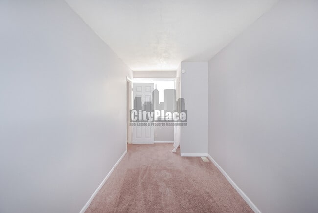 Building Photo - 2633 S Randolph St