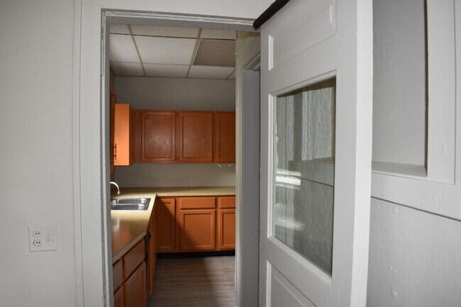 Building Photo - 1016 S University Ave